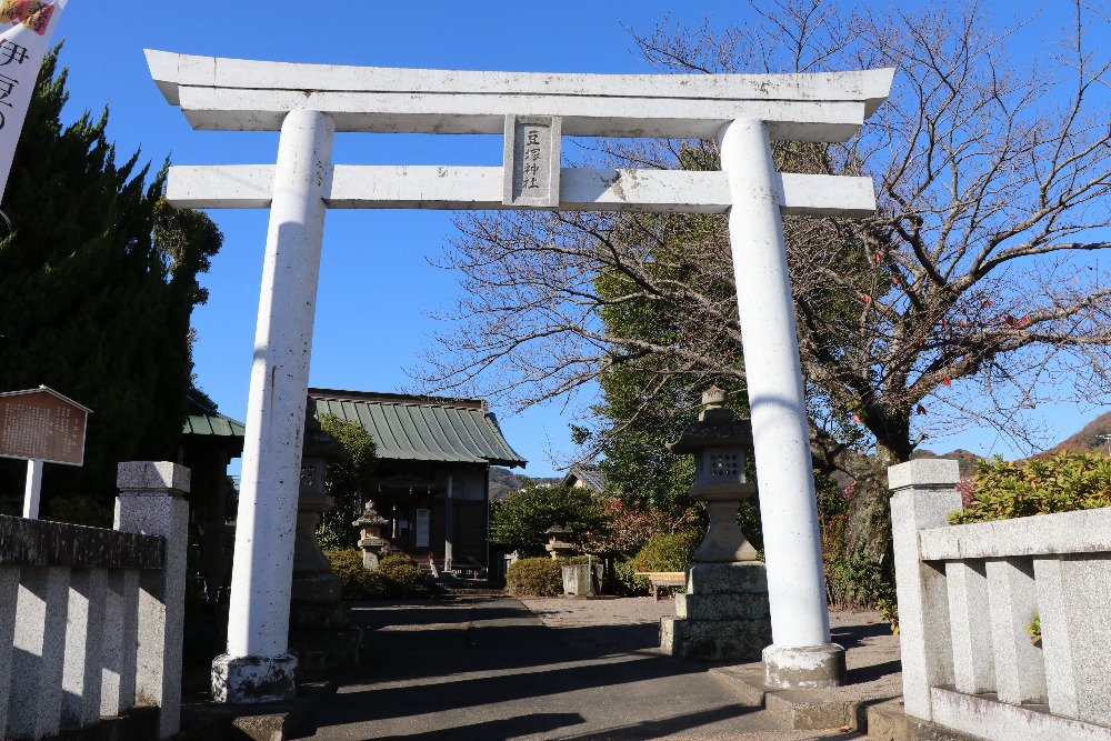 【豆塚神社】北条義時が再建したとされる神社