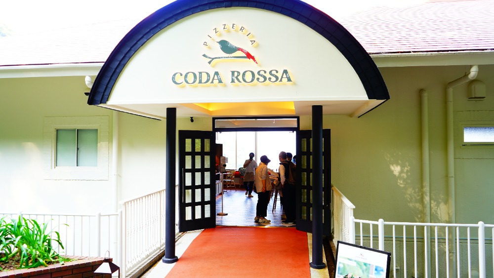 「CODA ROSSA」全席オーシャンビューのピッツェリア