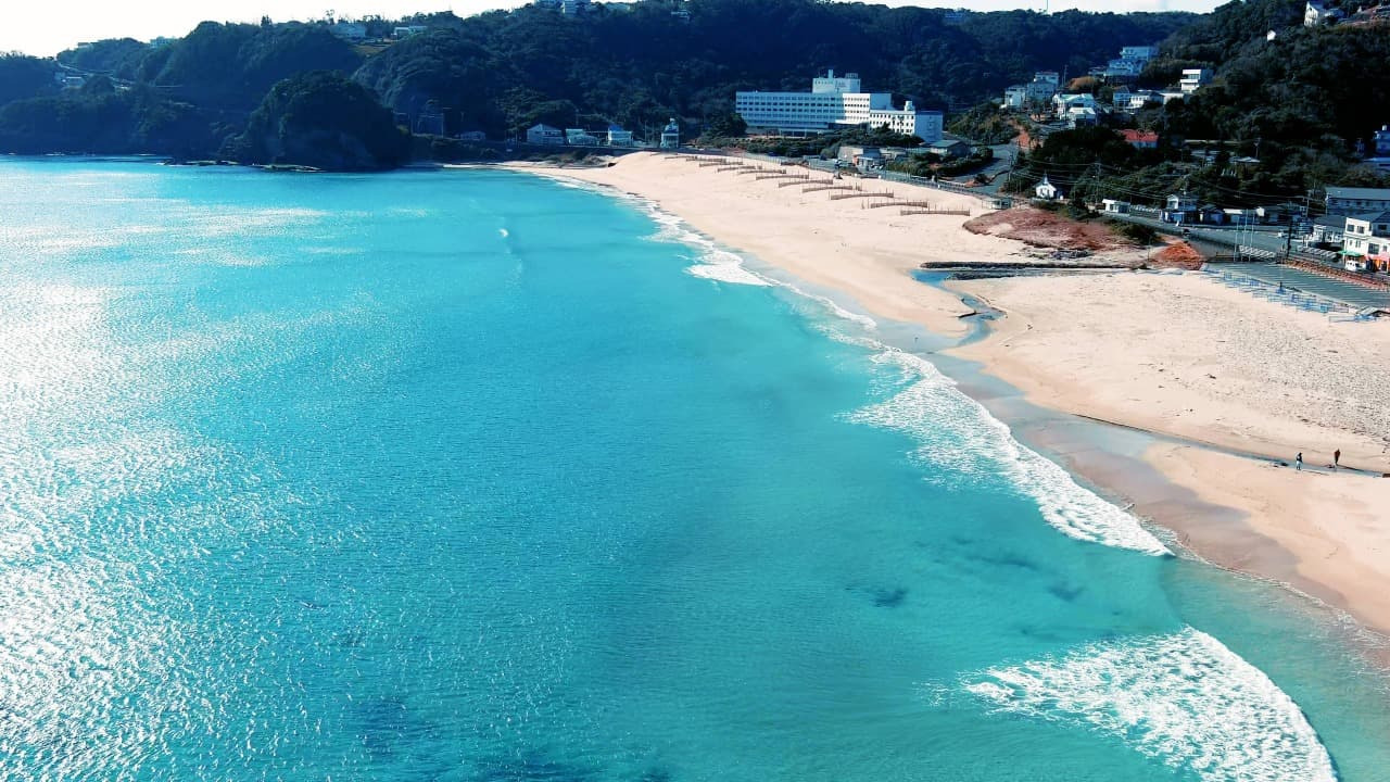 白浜大浜のオフシーズン──贅沢な開放感
