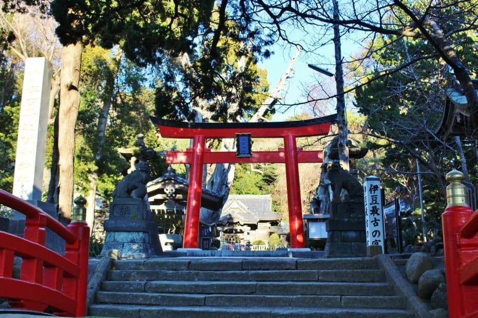 白浜神社の魅力──海辺の鳥居と縁結びのご利益