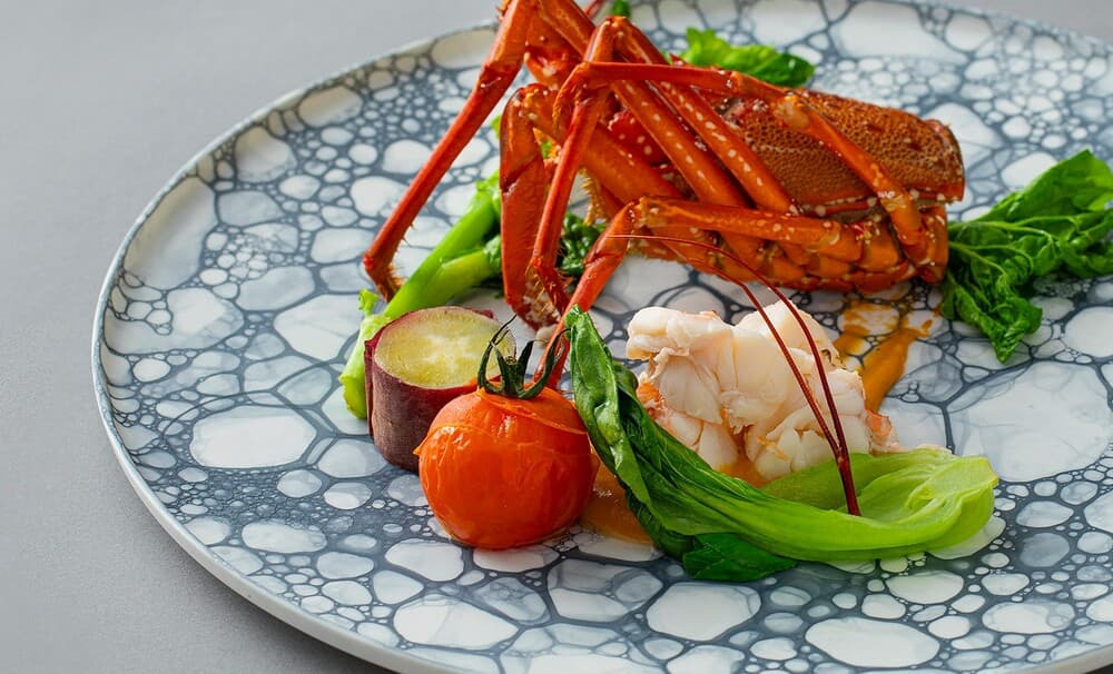 ホテル特製の料理は西伊豆をふんだんに味わえる豪華メニュー