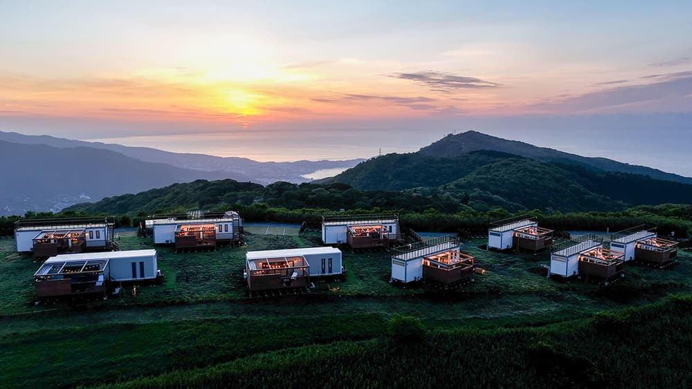 十国峠で展望グランピング