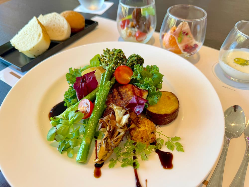 【伊豆の国・トラットリア 伊豆パラディーゾ】旅の余韻を深める“麓の楽園レストラン”