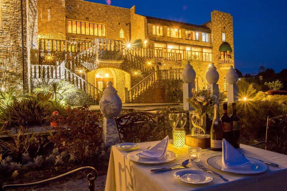 土日祝や繁忙期の夜は、レストランディナーも楽しめる