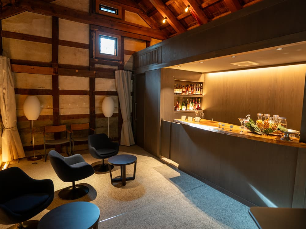 大人の隠れ家「蔵BAR」でオリジナルカクテルを