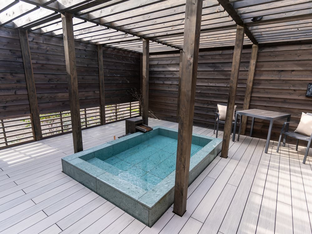 【温泉】全室に備わる源泉かけ流しのプライベート露天風呂