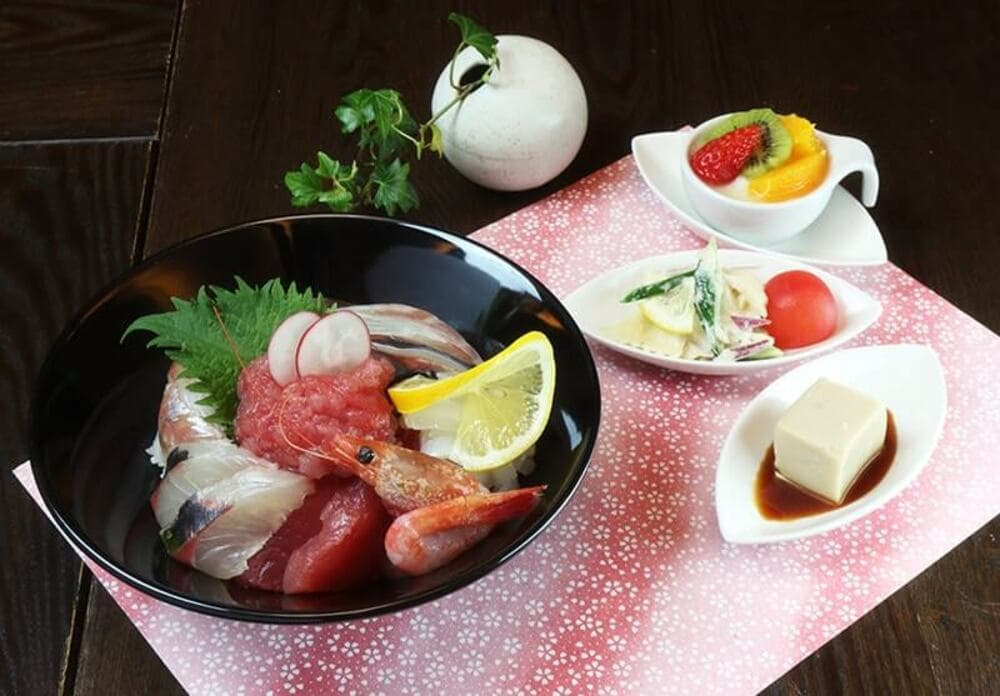 ごはん処花季（はなごよみ） 海岸店