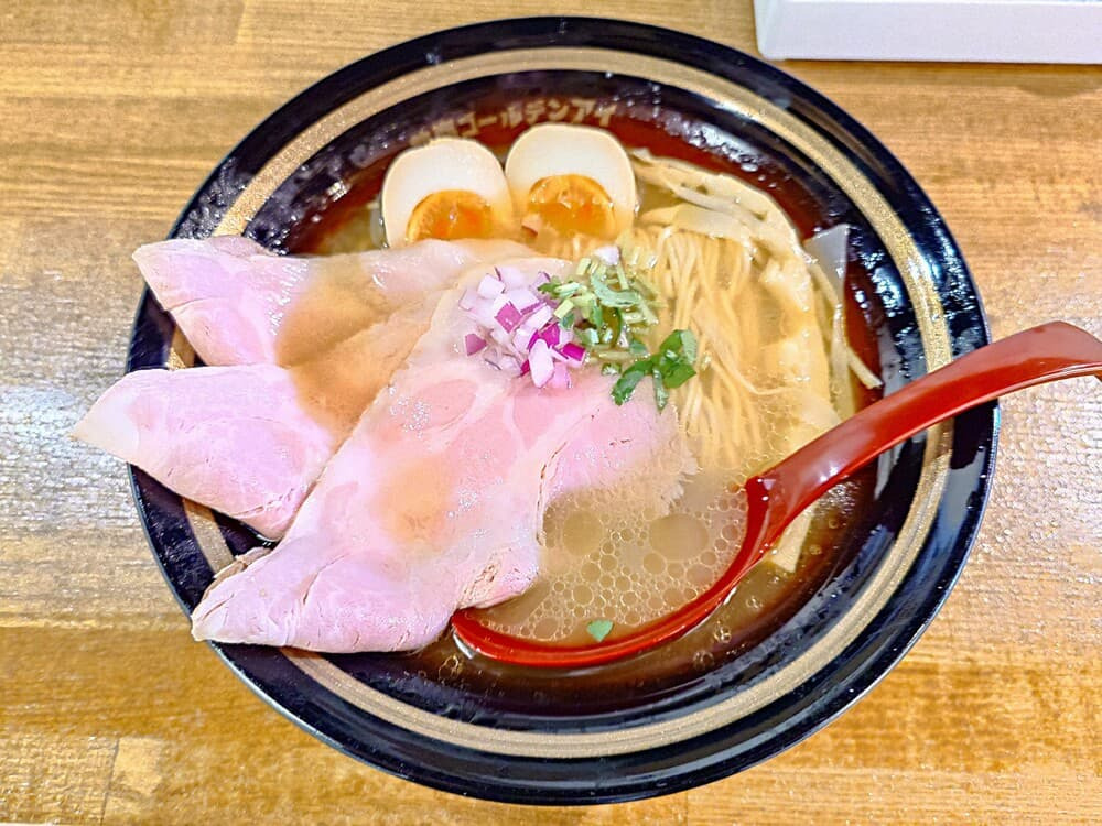 【熱海・ゴールデンアイ】伊豆の素材を味わい尽くす&mdash;&mdash;心に残る金目鯛ラーメン