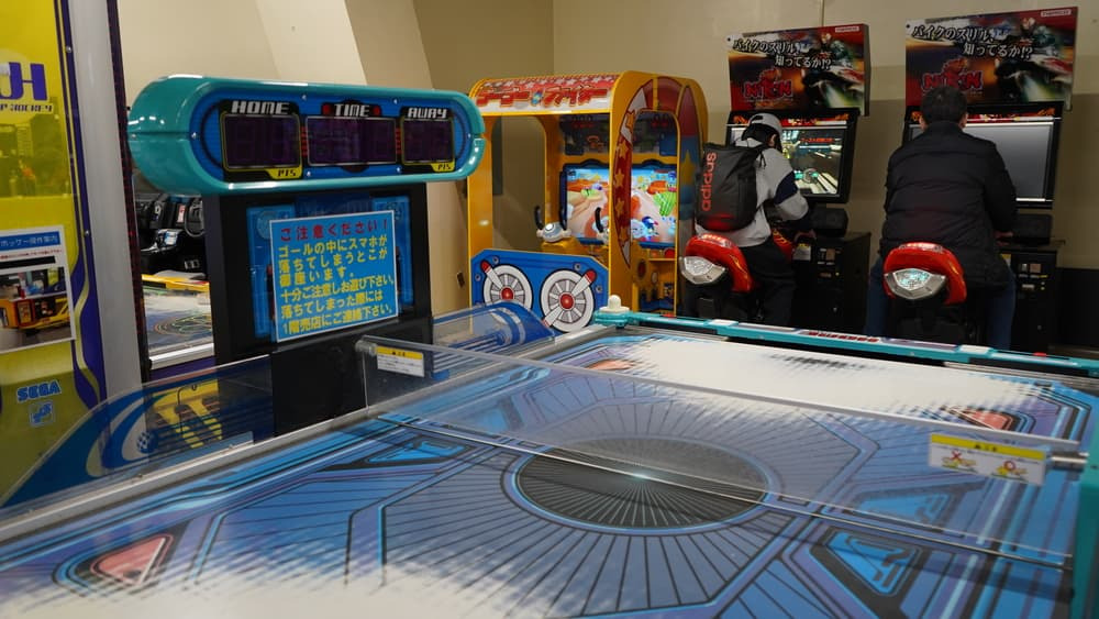 入場無料！地下1階のゲームコーナーで遊び放題