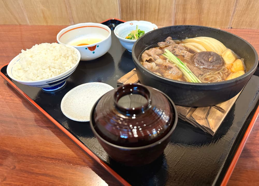 国産牛を堪能できる「牛すき焼き御膳」