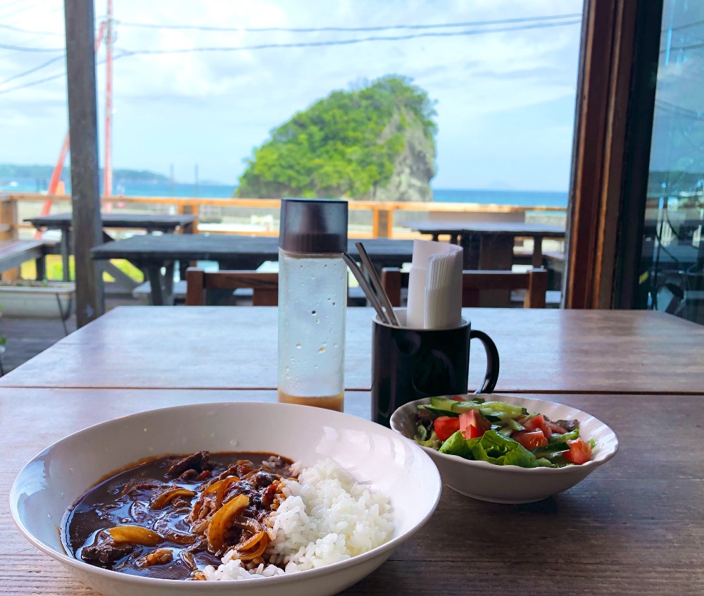 Sunny Side Cafe 吉佐美大浜ビーチを眺めながらくつろぐ Column Izu Letters