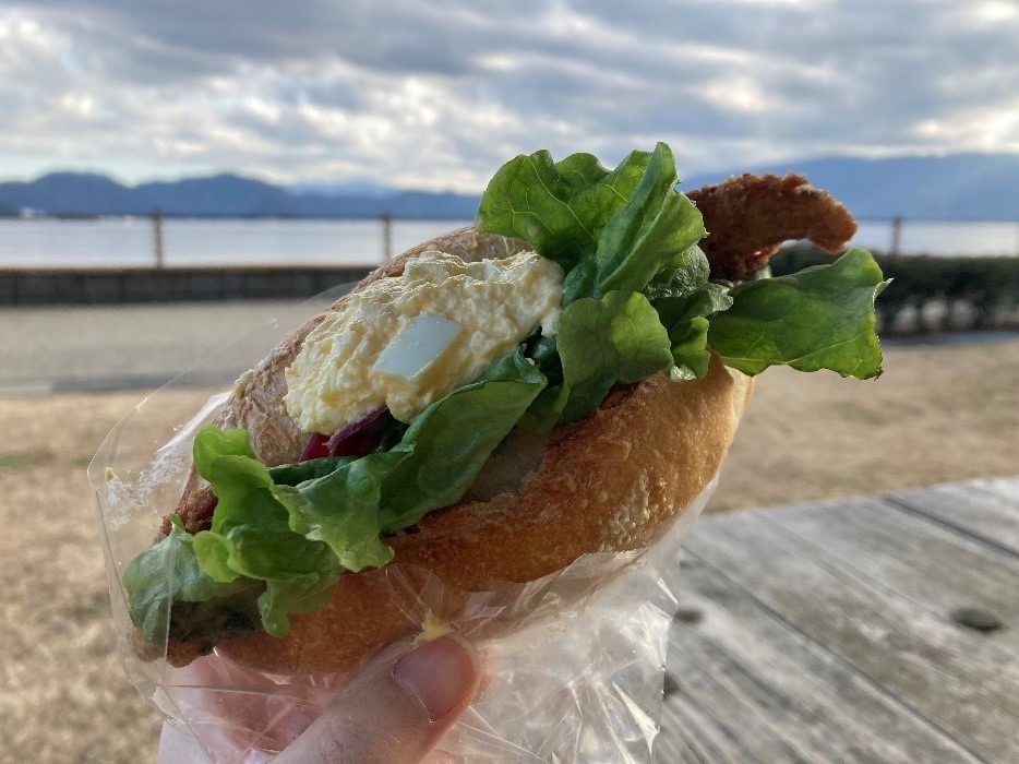 はなぱん】沼津・はなぱんの「お魚サンド」が人気 気持ちよく食べ