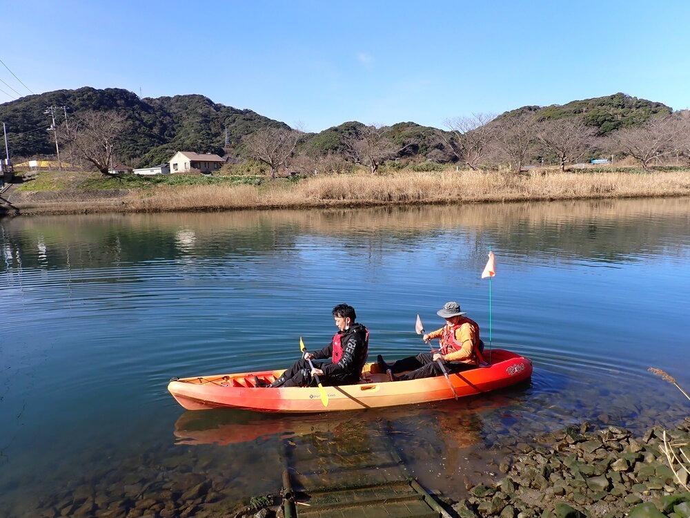 【湊CAFÉ＆PIRATES Sea Kayak Adventure】自然豊かな南伊豆でシーカヤック COLUMN｜Izu Letters