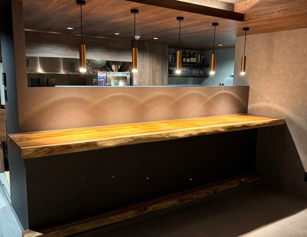 アン・デフィ　カウンター席