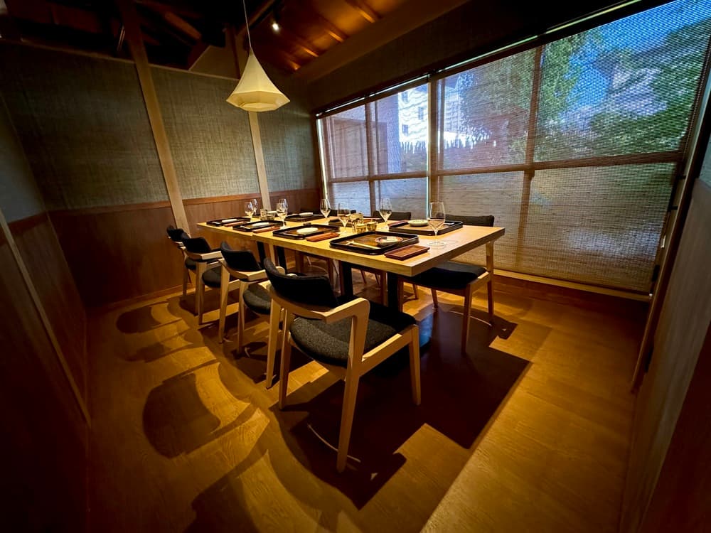 一石三鳥　店内