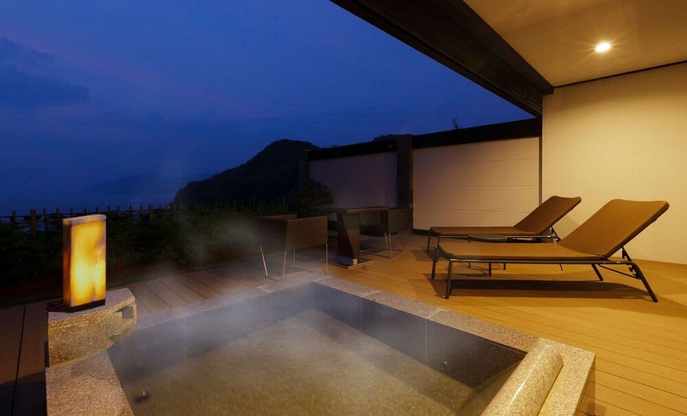 富岳群青　温泉