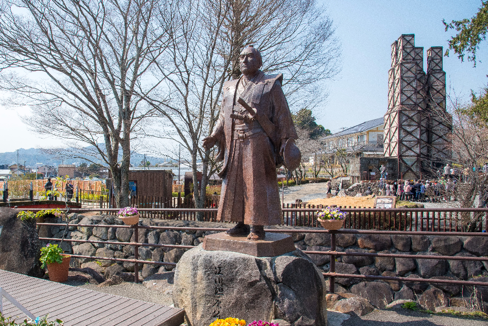 韮山反射炉　江川太郎左衛門英龍の銅像