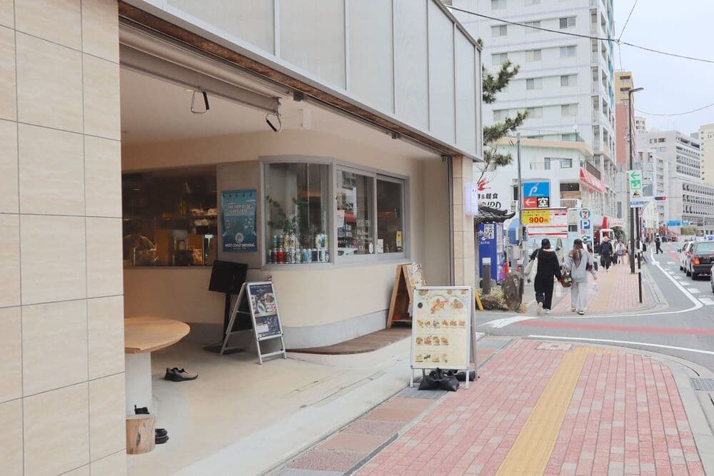 Himono Dining かまなり 入り口