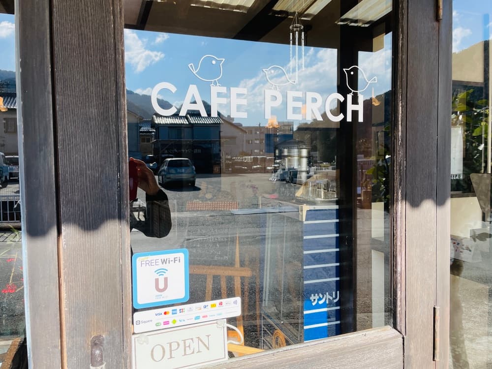 カフェパーチ　入り口