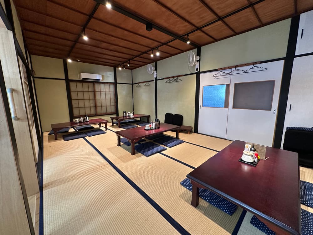 とんかつ むら中 店内