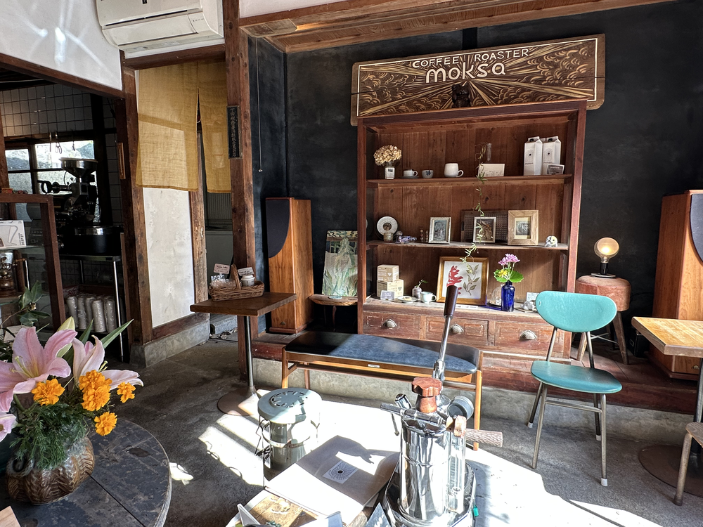 モクサコーヒー　店内