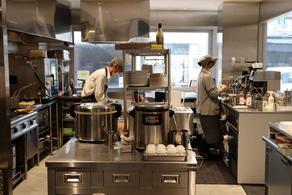 かまなり オープンキッチン