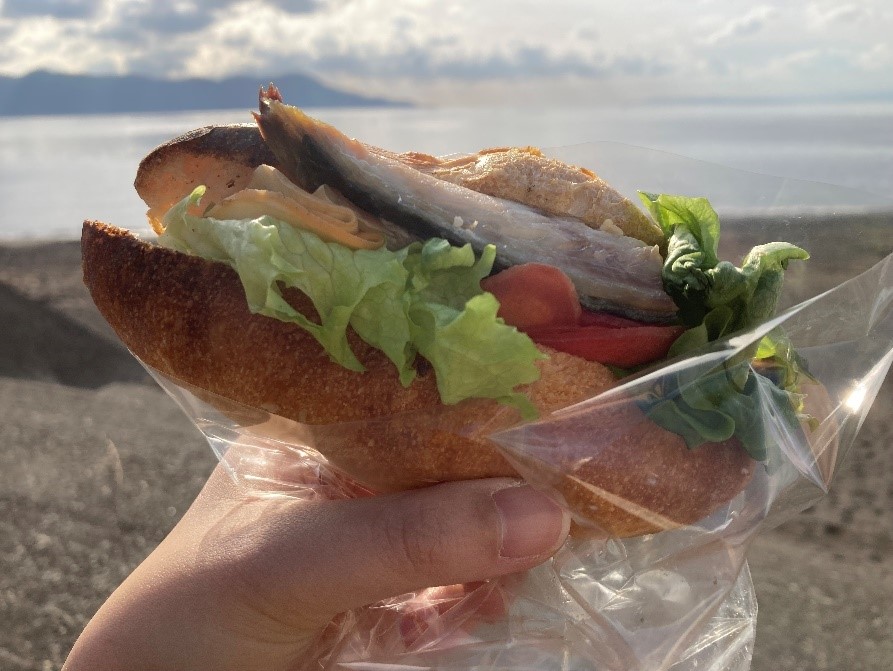 はなぱん】沼津・はなぱんの「お魚サンド」が人気 気持ちよく食べ