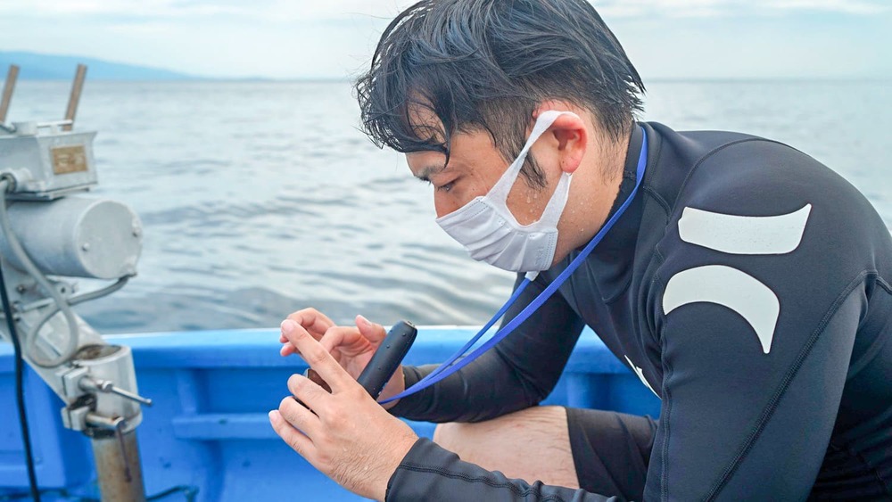 海女さんのサザエ漁】川奈の海に潜り、海女さんのサザエ漁に同行 - COLUMN｜Izu Letters