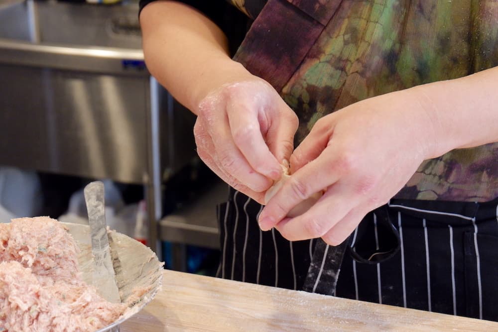 大二郎の小籠包　調理のようす