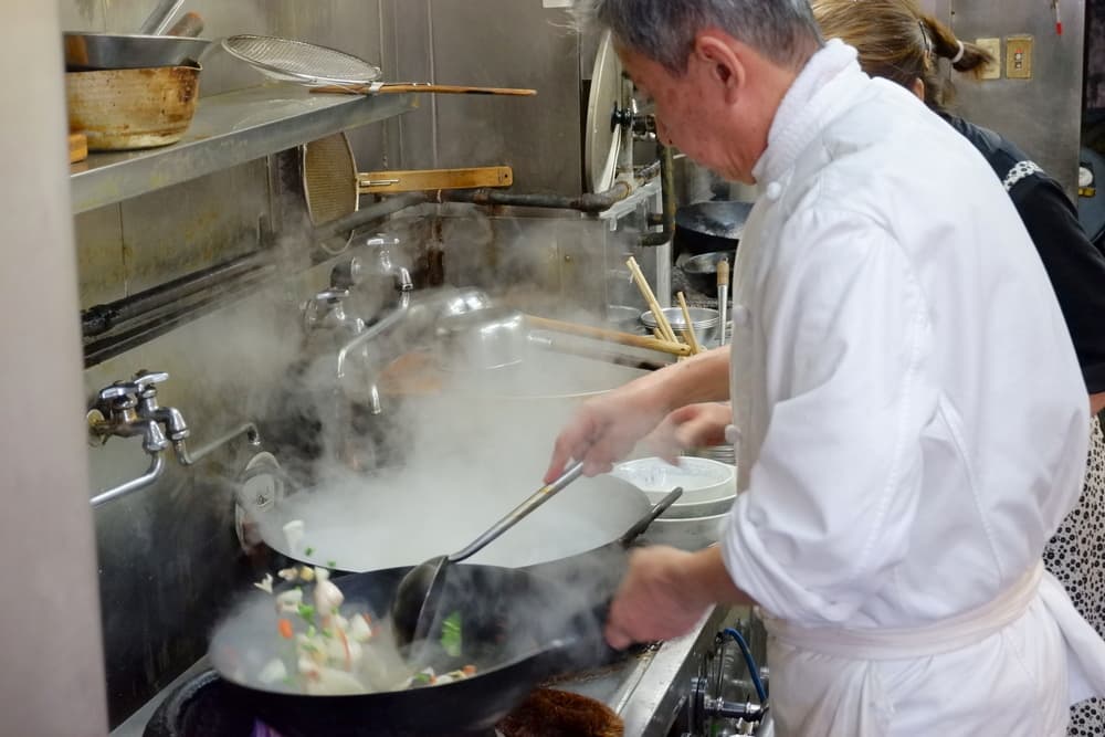 幸華　調理のようす