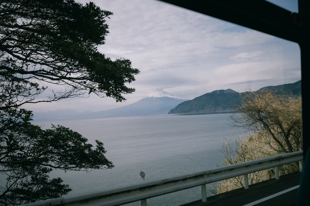 バス車内