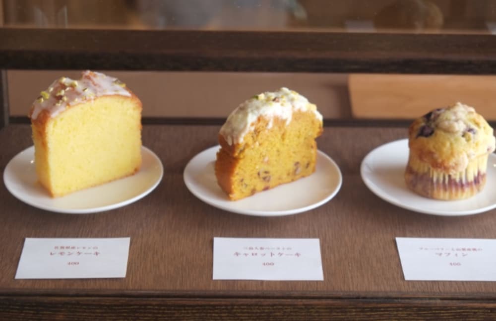 クレソンテーブル　ケーキ