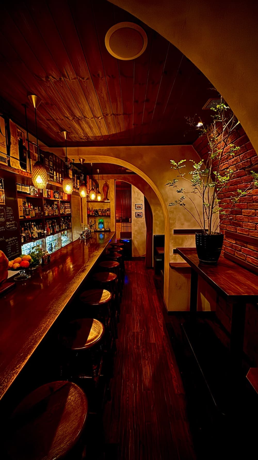 TOM’S BAR 店内