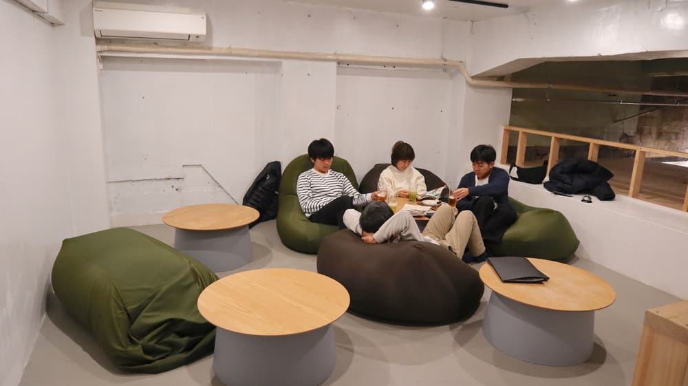 チャバッカ 2階