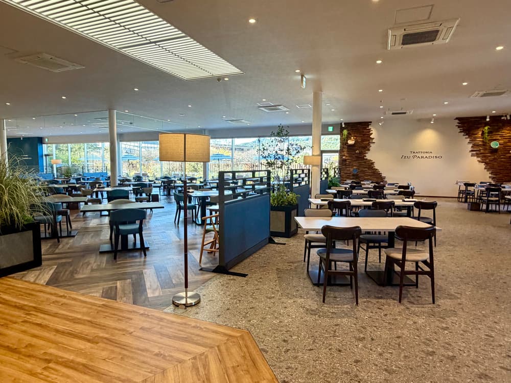 トラットリア 店内