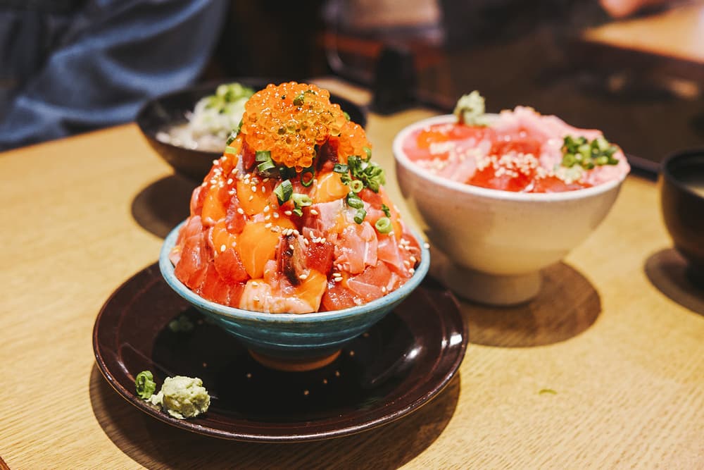銀座商店街　熱海銀座おさかな食堂