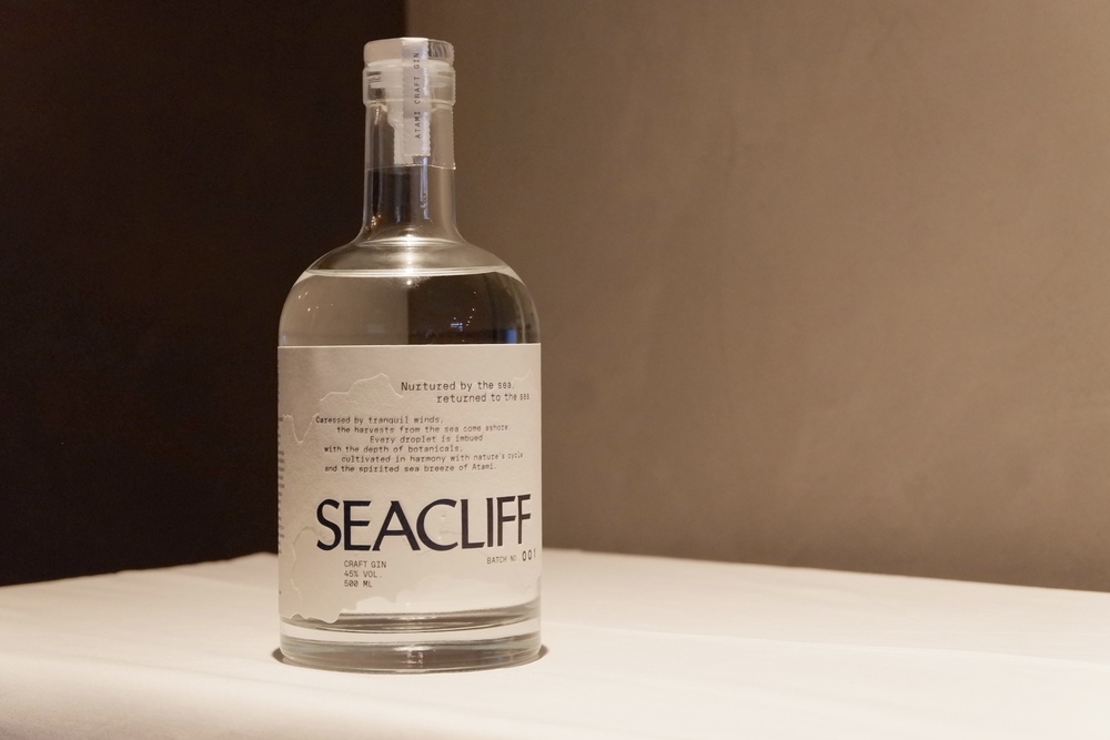 熱海・SEACLIFF 熱海蒸溜所】目の前には黄金色に輝く蒸溜機