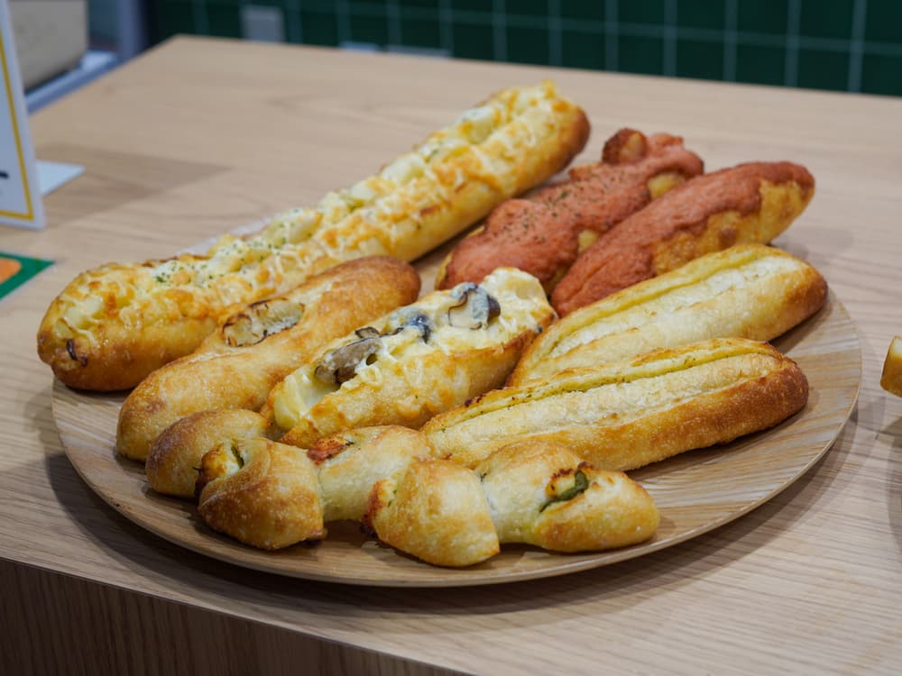 伊豆・村の駅 総菜パン