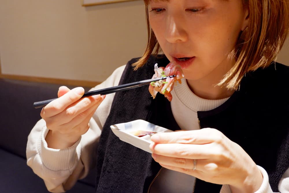 ちっぷ　食事を楽しむ様子