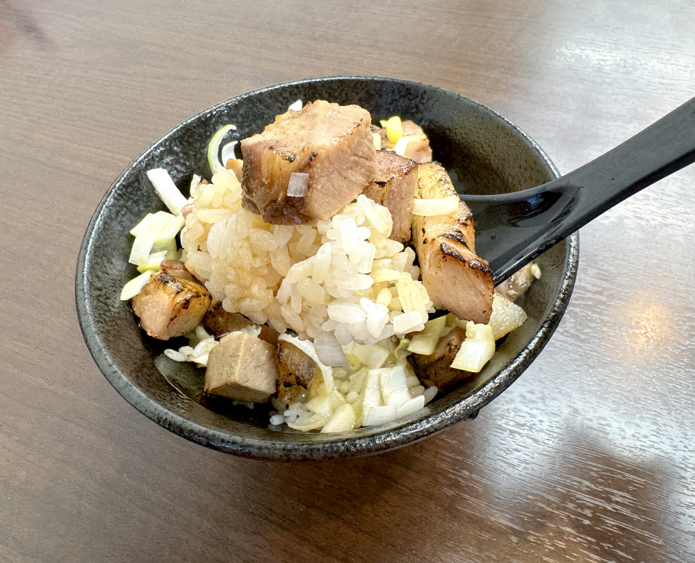 塚田屋　炙りチャーシュー丼