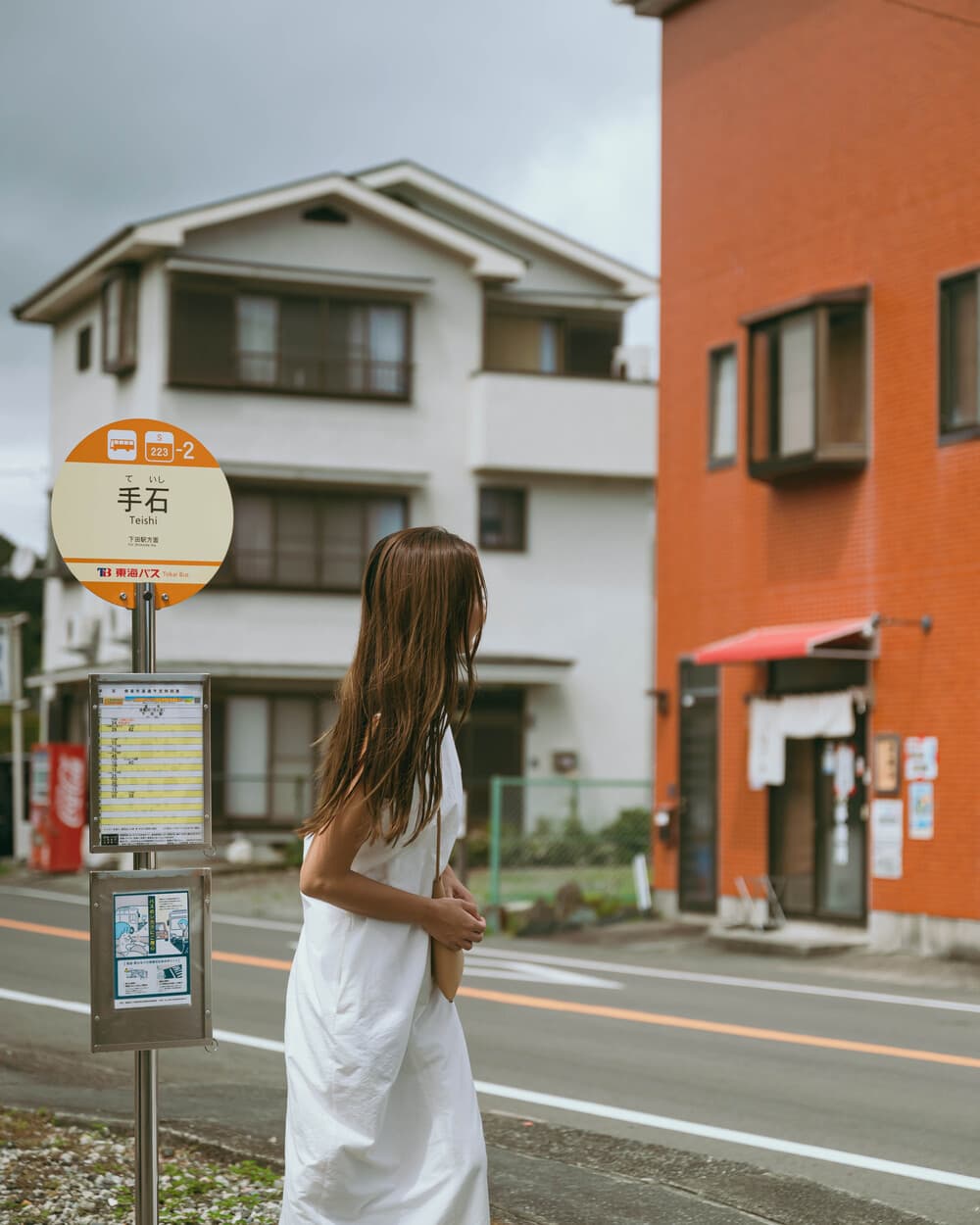 手石　バス停